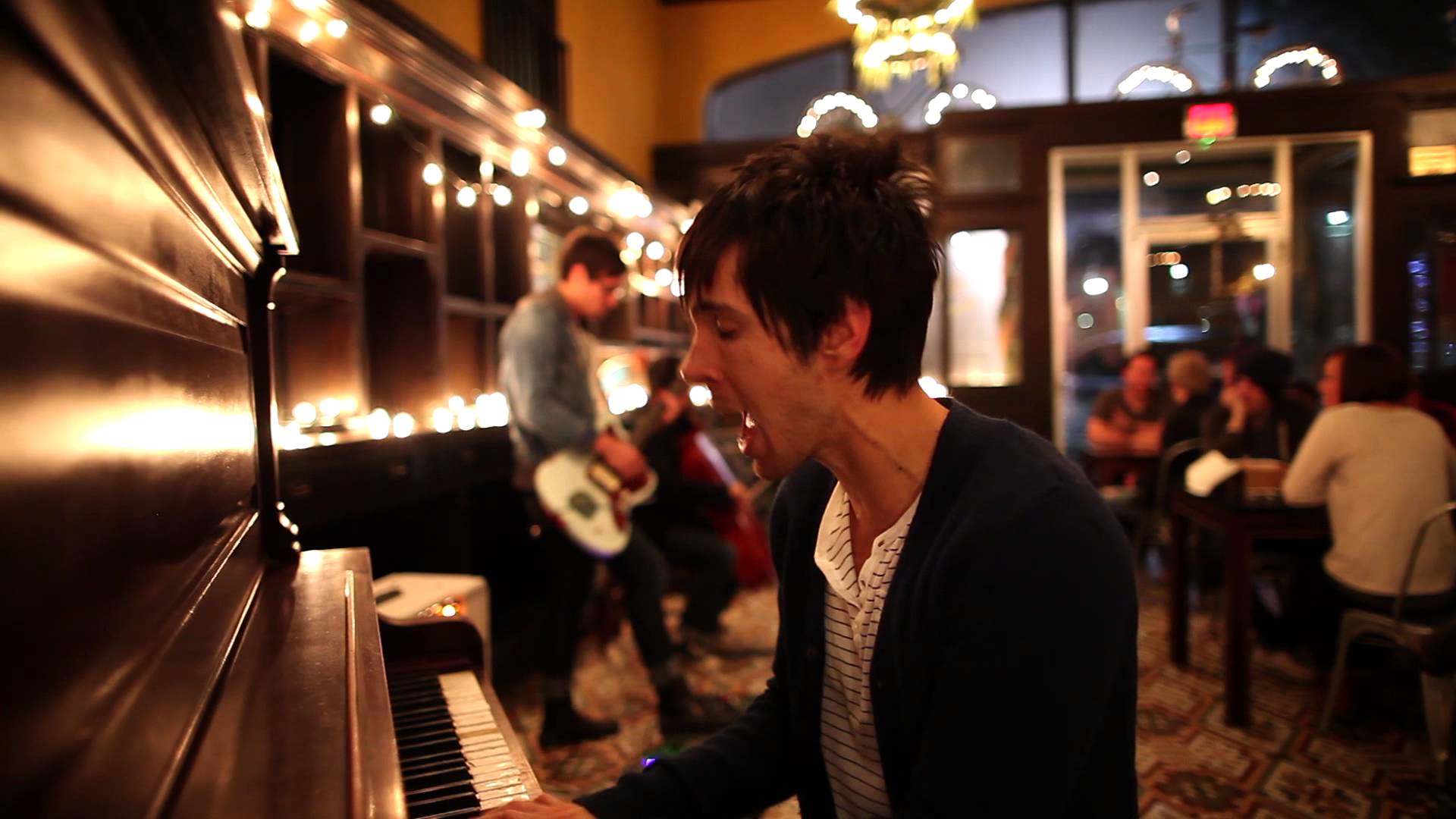 “A Hallelujah Christmas” by Cloverton