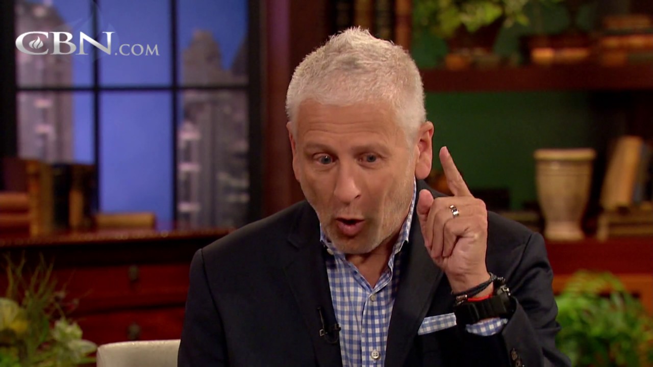 Louie Giglio – Goliath Must Fall